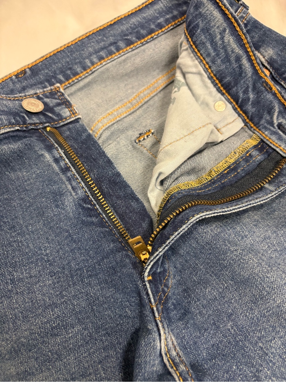 Levi's Men’s 505 Blue Denim Jeans with Tan Leather Patch and Red Tab - Picture 5 of 12